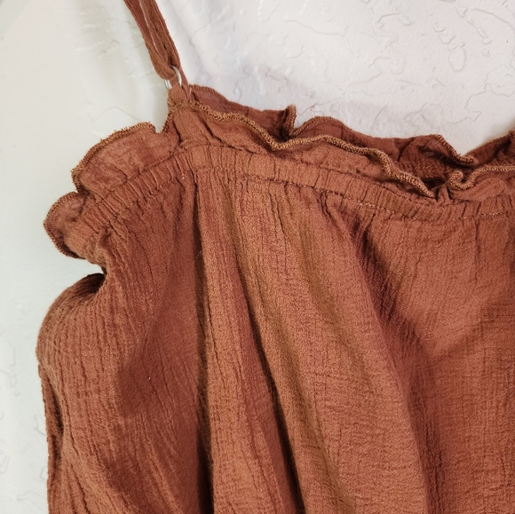 Grade and Gather Brown Clay Gauzy Smocked Spaghetti Strap Tank Size Medium - Picture 4 of 8